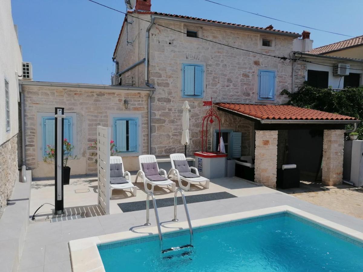 Holiday Home Peruški Exteriér fotografie