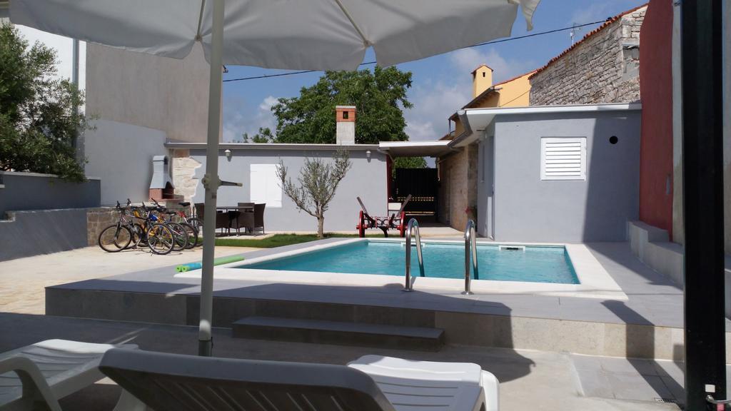 Holiday Home Peruški Pokoj fotografie