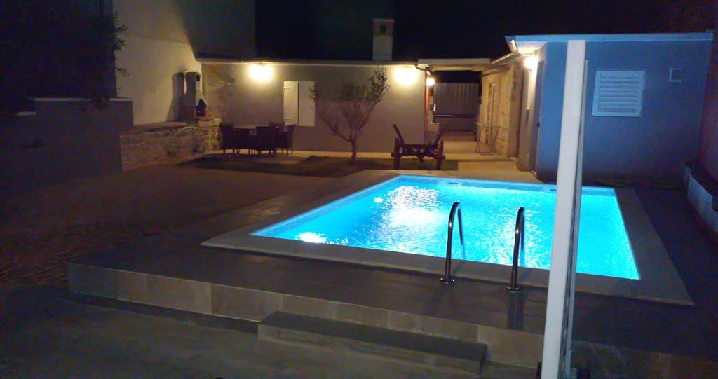 Holiday Home Peruški Pokoj fotografie